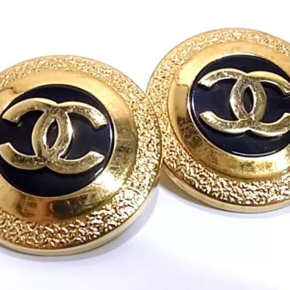 CHANEL CC Logos Black Round Clip-On Earrings Gold Tone 28 Auth w/Box q1139 - Picture 1 of 16